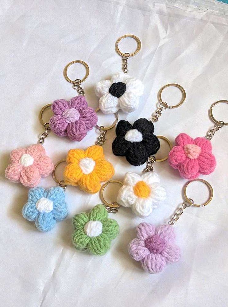 puff flower keychain 😍