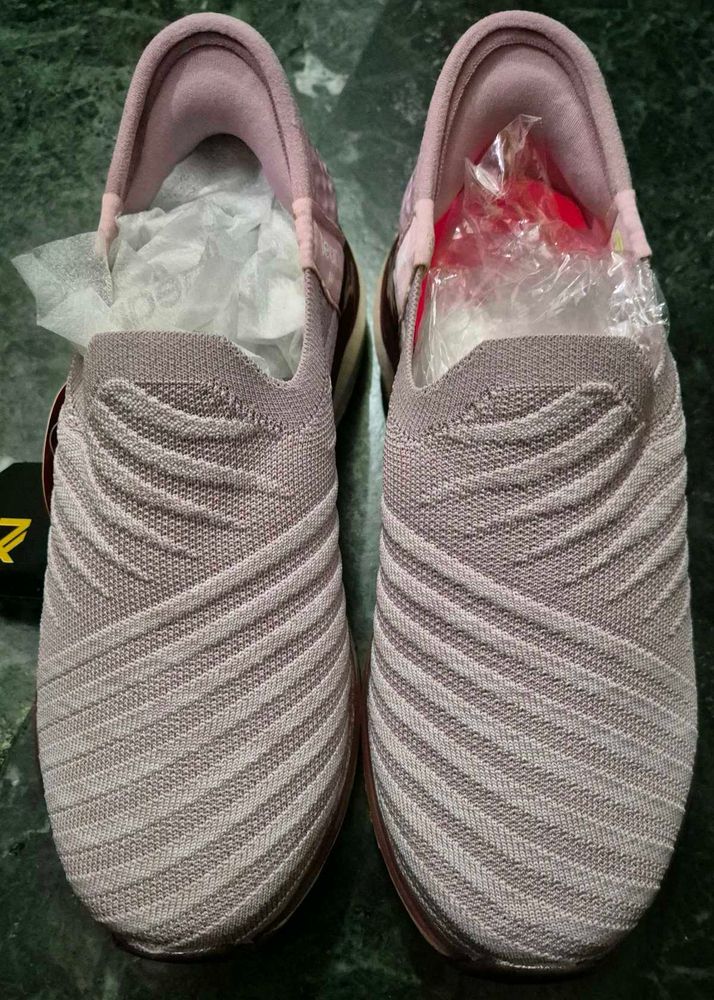 Brand New Women Sport Shoes In Size 7