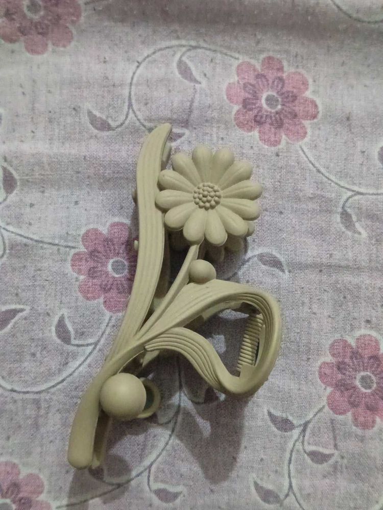 Cute Flower Hair Claw Clip