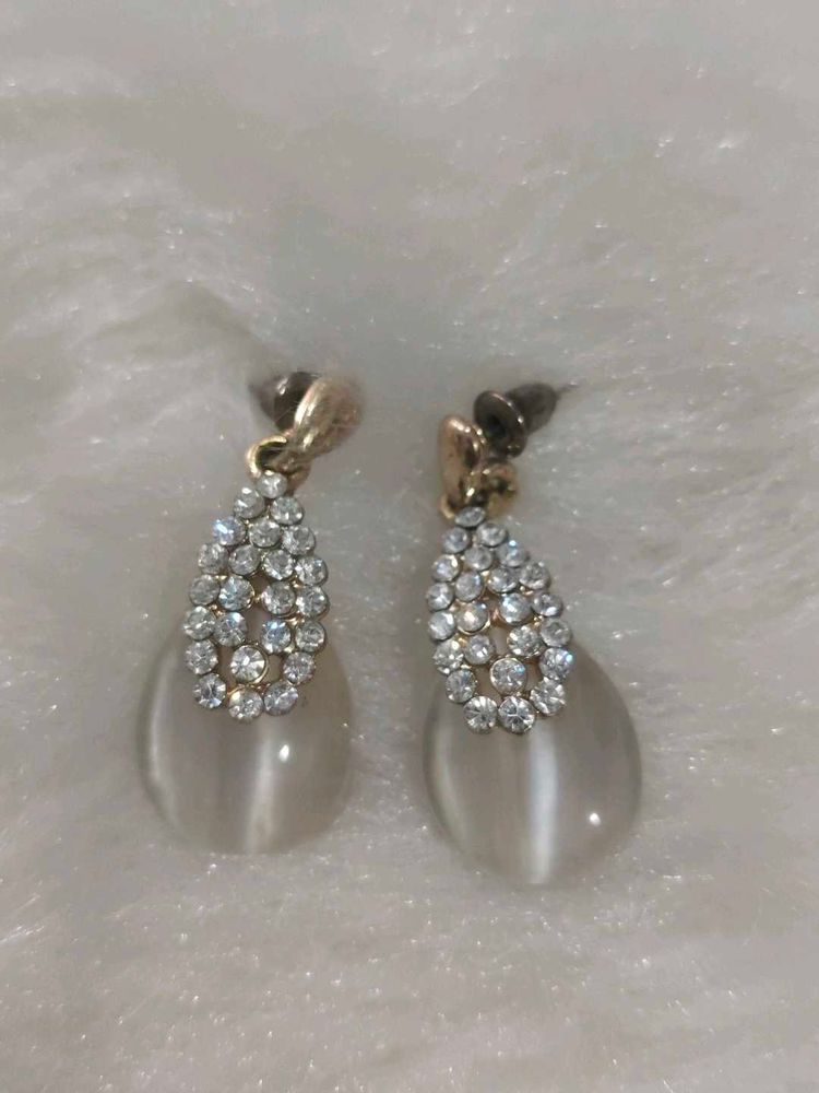 Elegant Drop Earrings with Cat Eye Stone