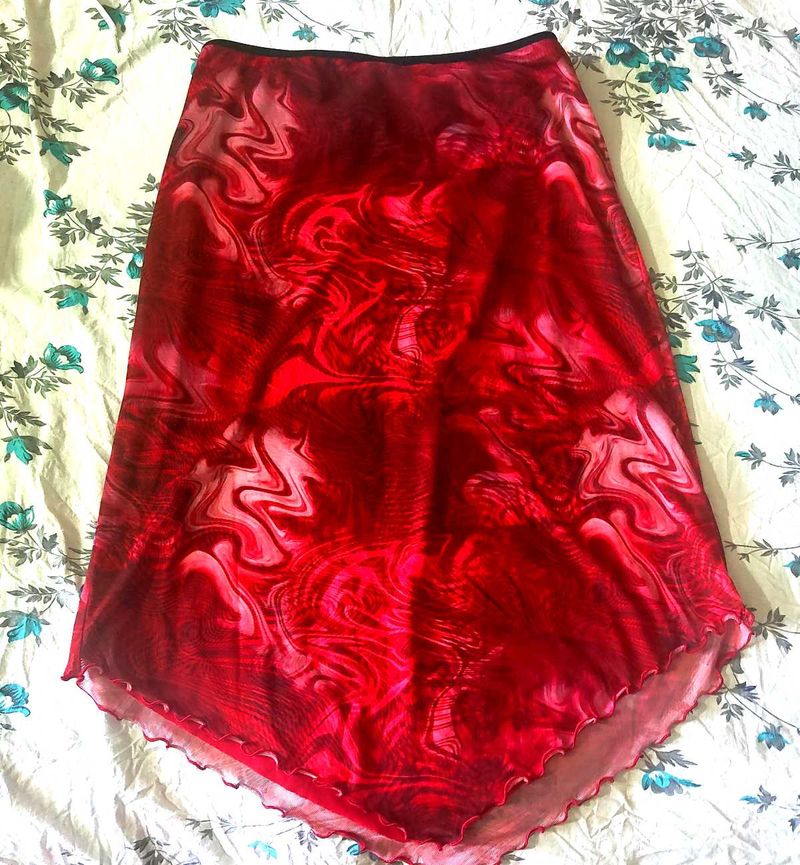Red Swily Patterned Skirt