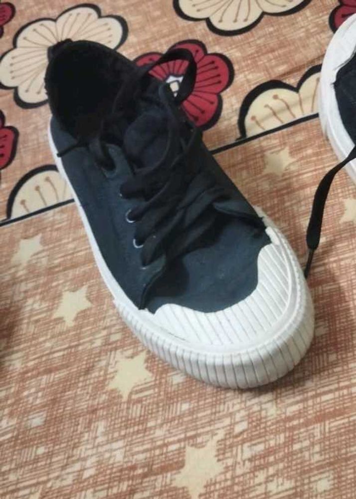 good shoes only 3 time wearing