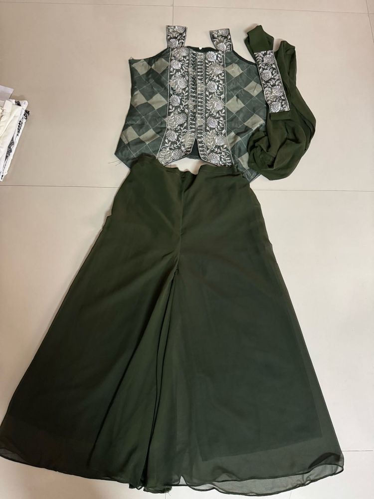 Green Embroidered Ethnic Set