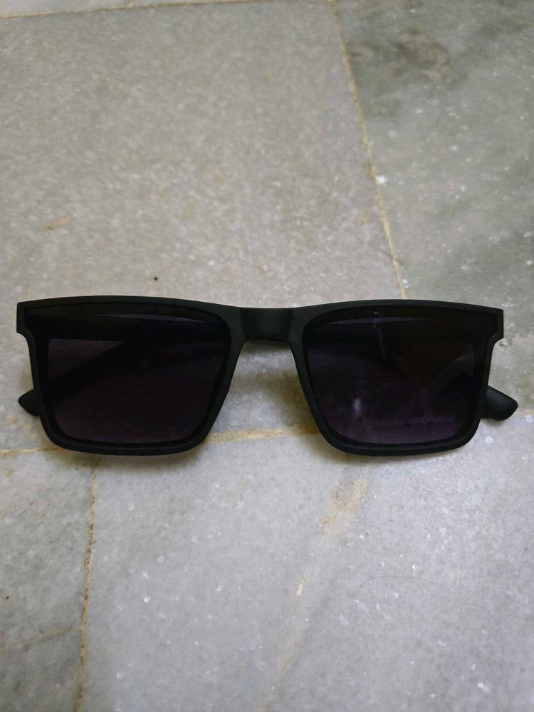 Stylish Black Square Sunglasses