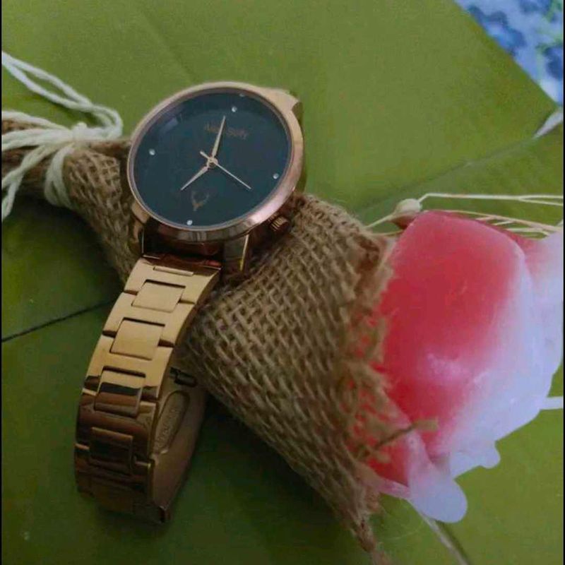 Elegant Rose Gold Tone Women's Watch
