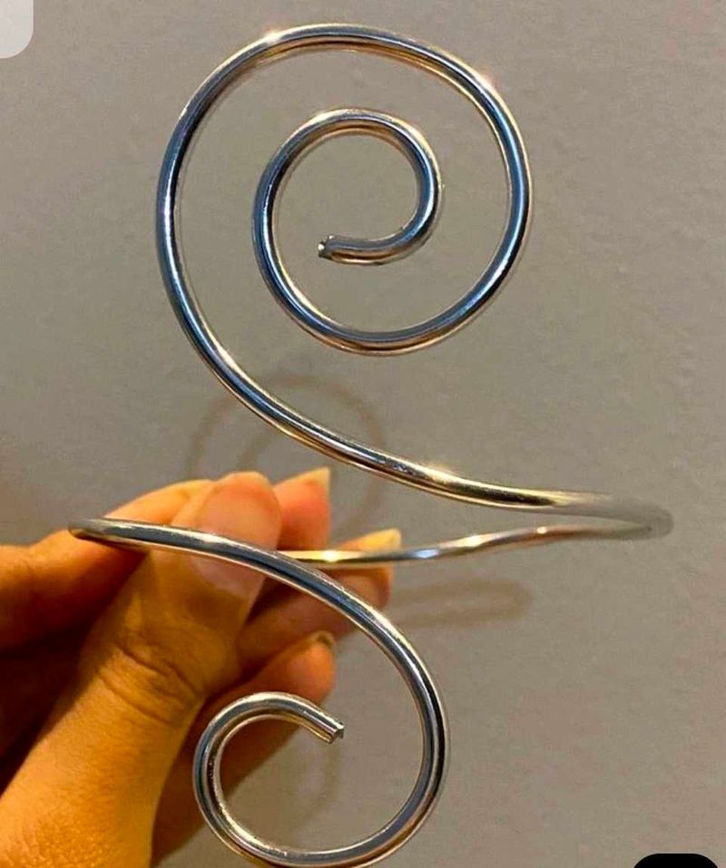 Unique Swirl Arm Cuff Bracelet🎀🫠