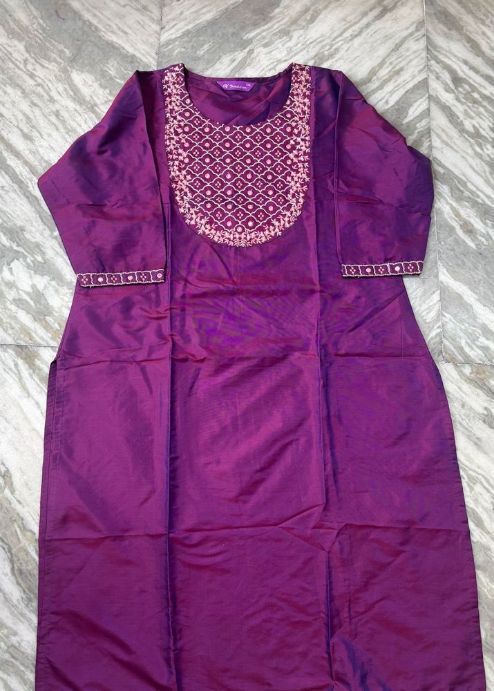 Elegant Purple Embroidered Kurta
