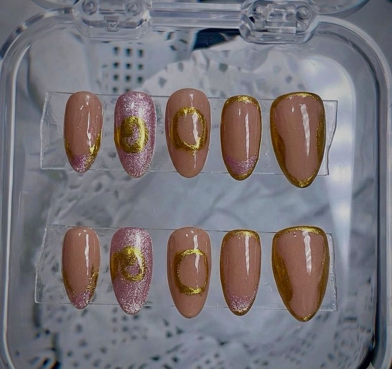 FREE DELIVERY Cat Eye Chrome Press-On Nails