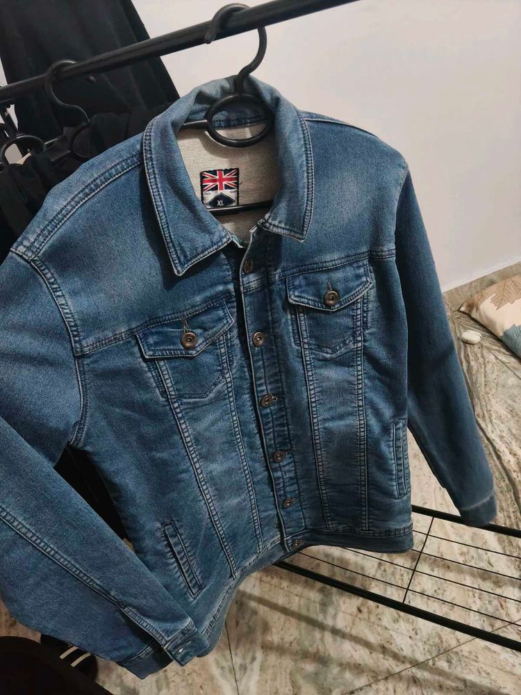 Classic Blue Denim Jacket for sale excellent condi