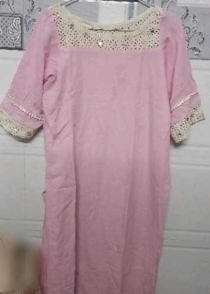 Elegant Pink Kurta with Lace Detail