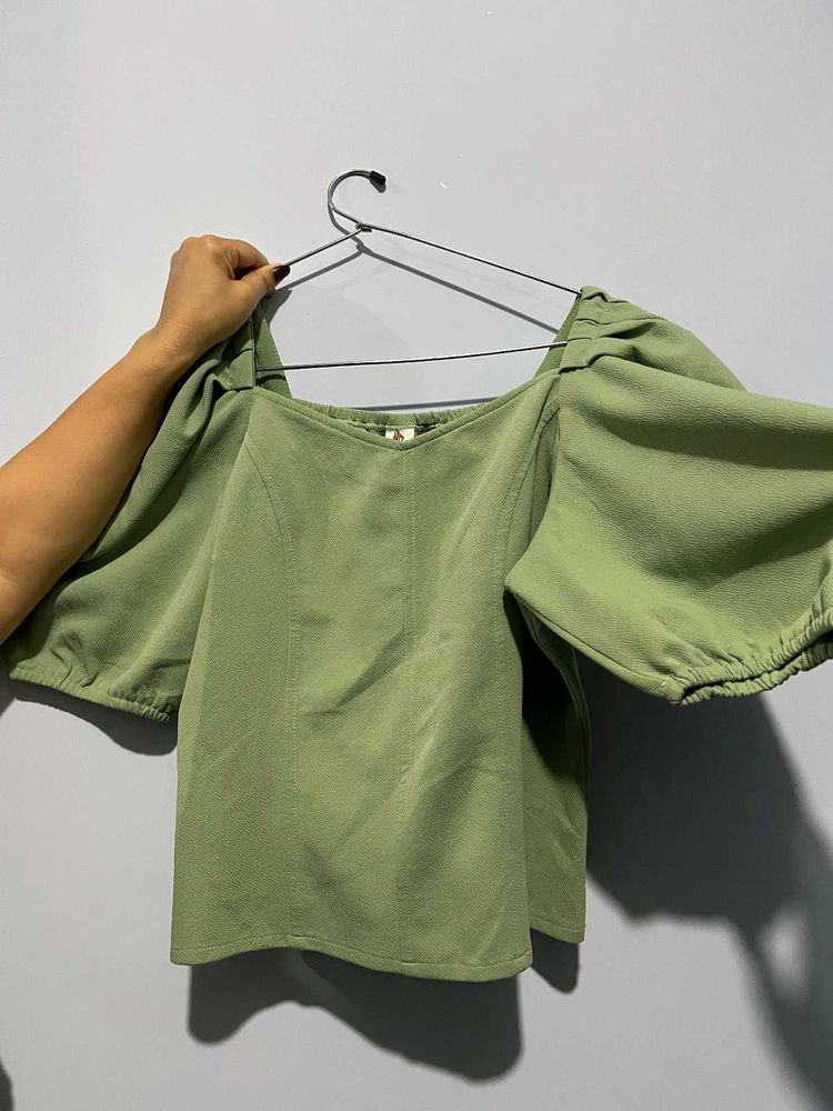 Chic Green Puff Sleeve Top