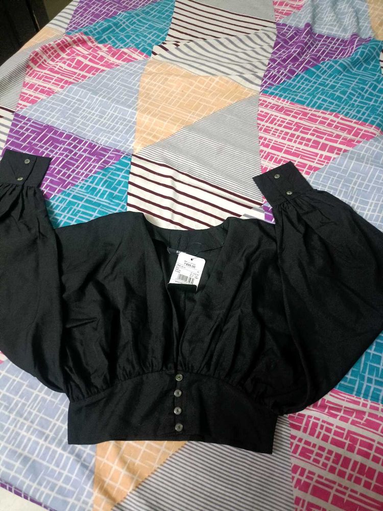 Chic Black Balloon Sleeve Top