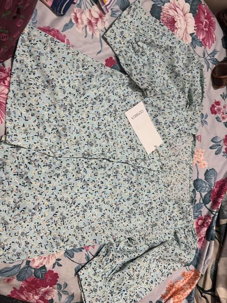 Floral top  With Tag