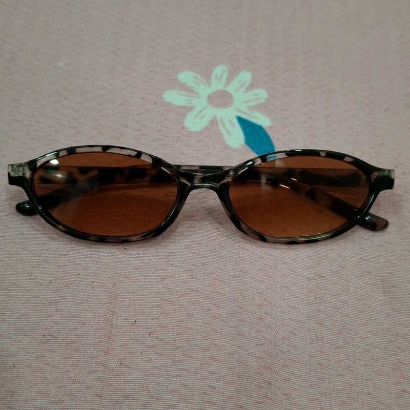 Stylish Oval Sunglasses