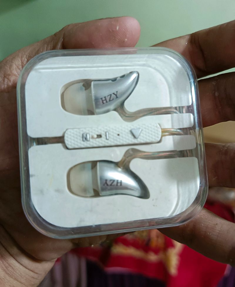 (5 Pieces) Perfumed Wire Earphone With M