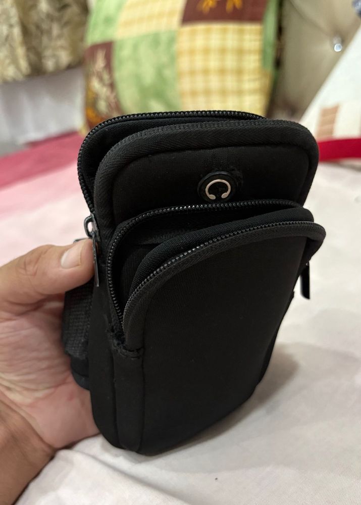 Black Universal Pouch arm Bag