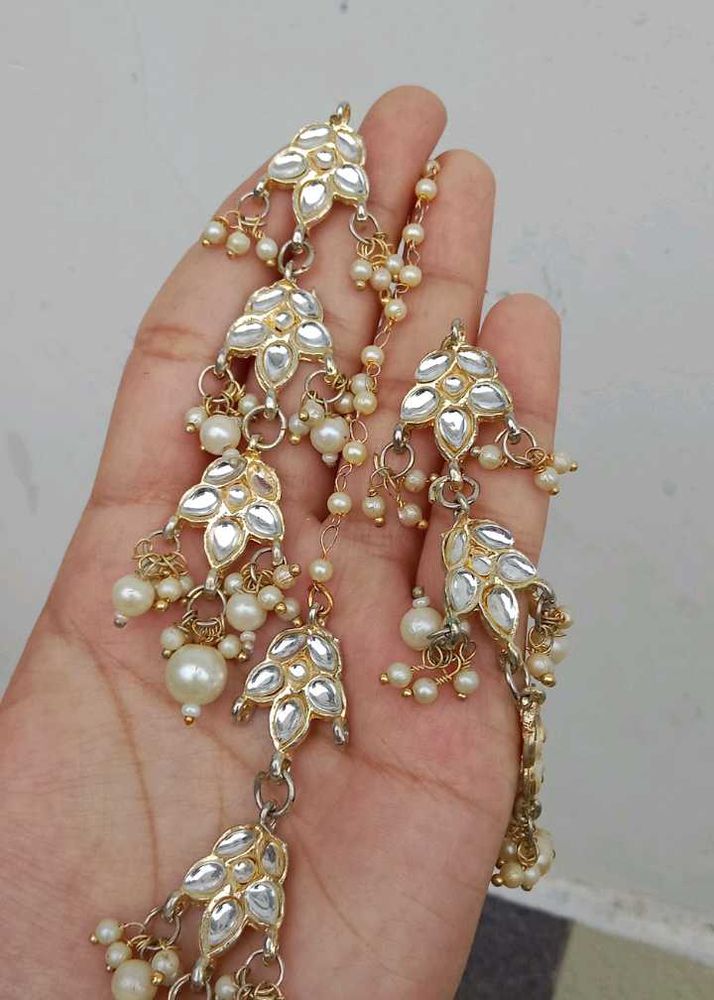 Elegant Kundan &amp; Pearl Maang Tikka