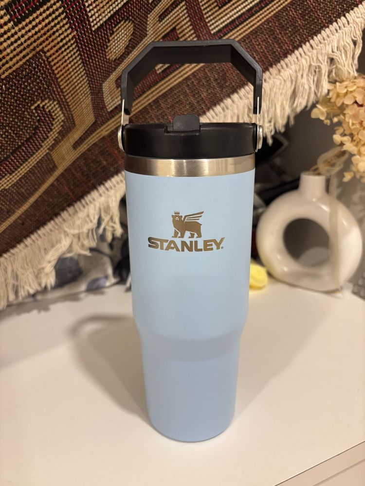 sipper bottle