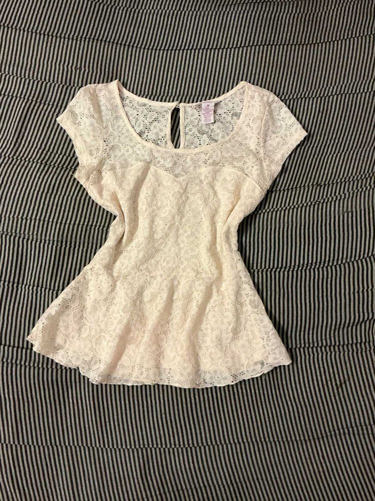 Elegant Lace Cap-Sleeve Top