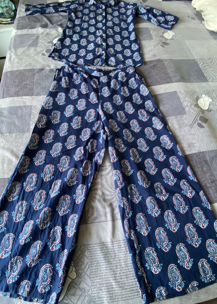 Blue Paisley Print Set
