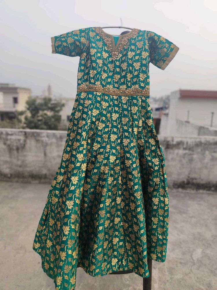 Elegant Green Floral Ethnic Gown