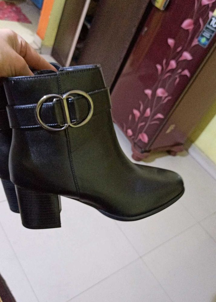Allen Solly Black Pointed Regular Boots 👢👢