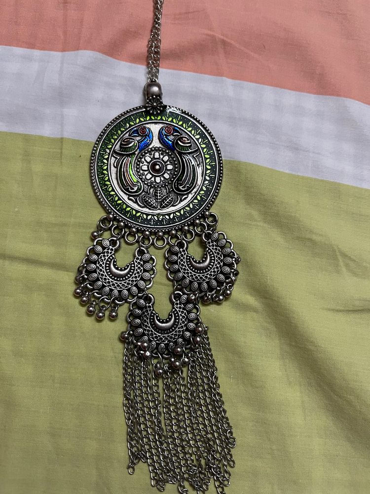 2 Elegant Neckpiece