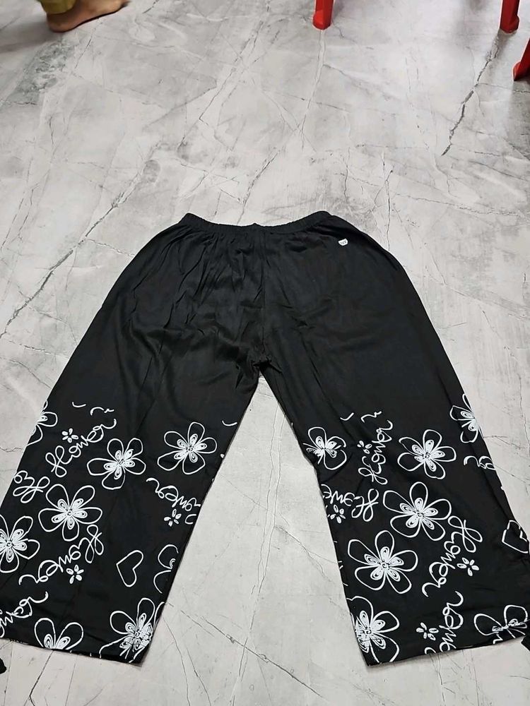 Black capri pant with Floral Print