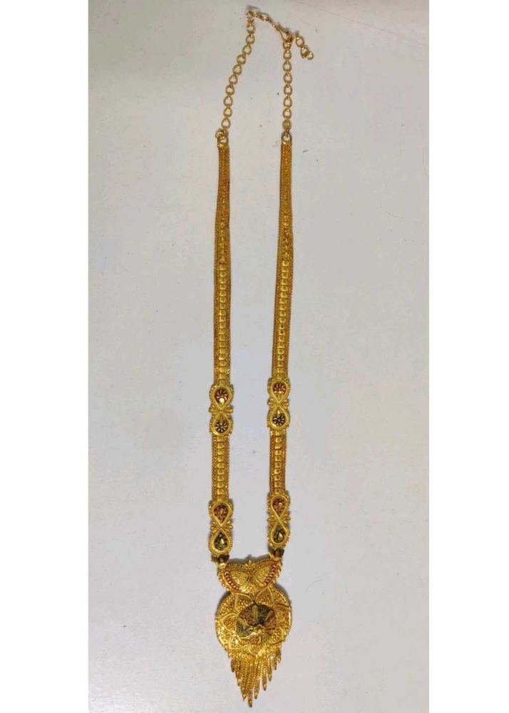 Elegant Gold Necklace