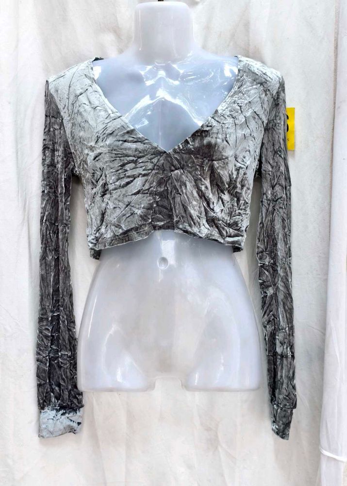 81812. Grey Velvet Crop top