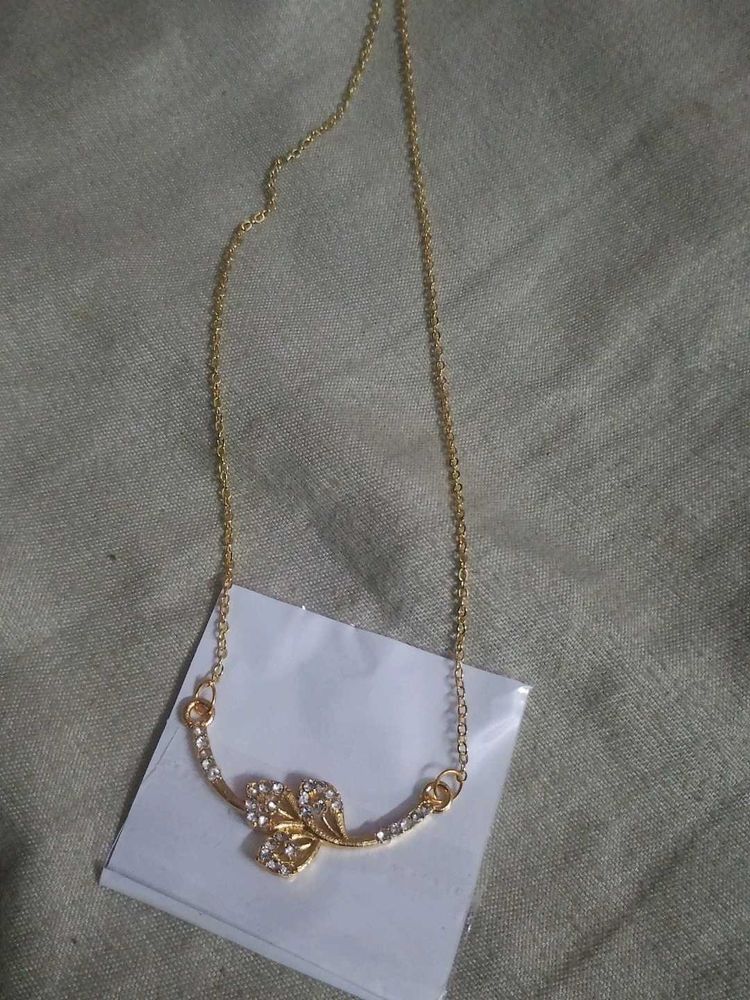 New Delicate Gold Plated Necklaces Set