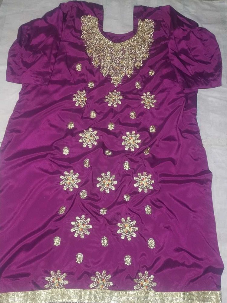 Elegant Embroidered Purple Kurta