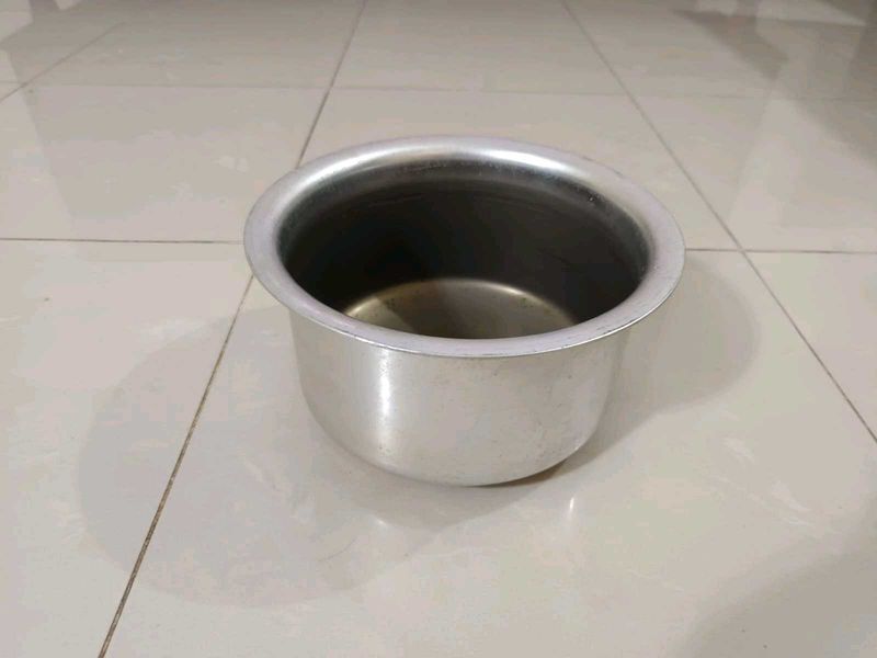 Used Aluminium Cooking Pot / Tope / Patila