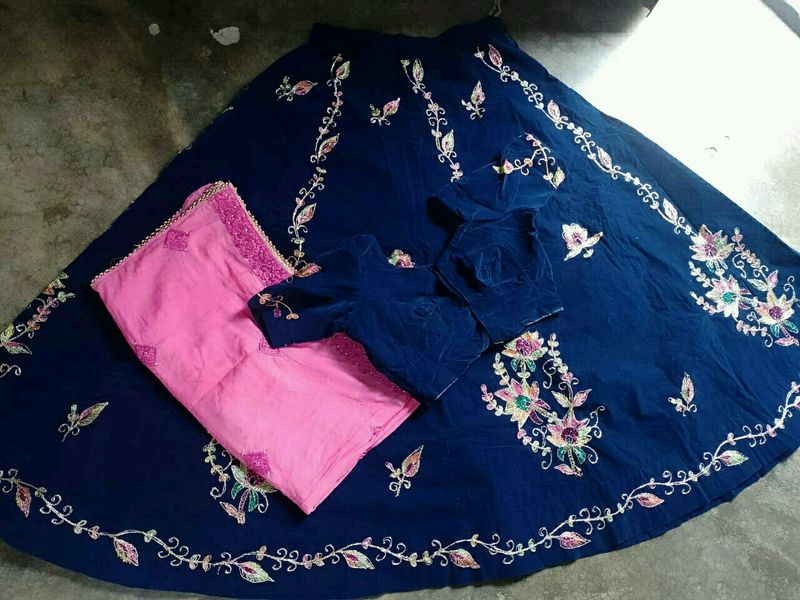 Lahenga Odhani &amp; Blouse