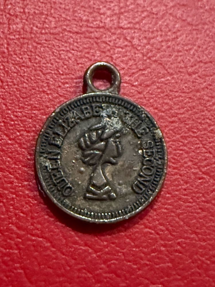 Queen Elizabeth fantasy medal small miniature size