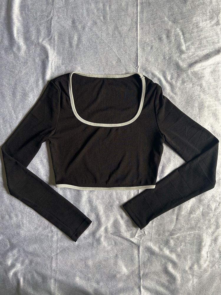 Black Cropped Long Sleeve Top