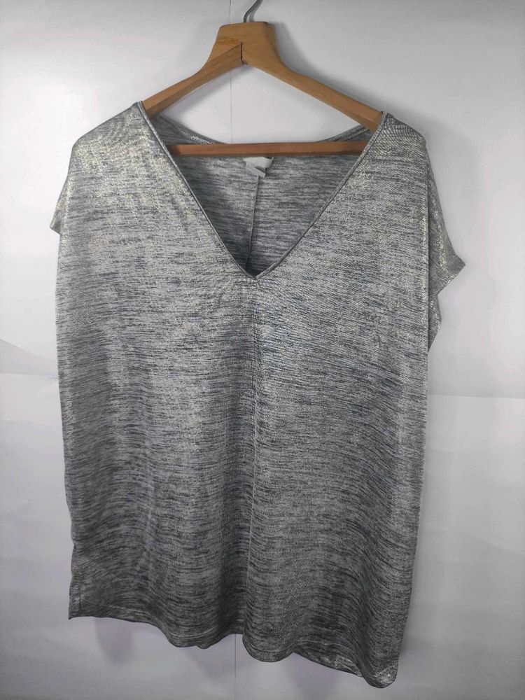 ✨ H&amp;M Grey V-Neck Top ✨
