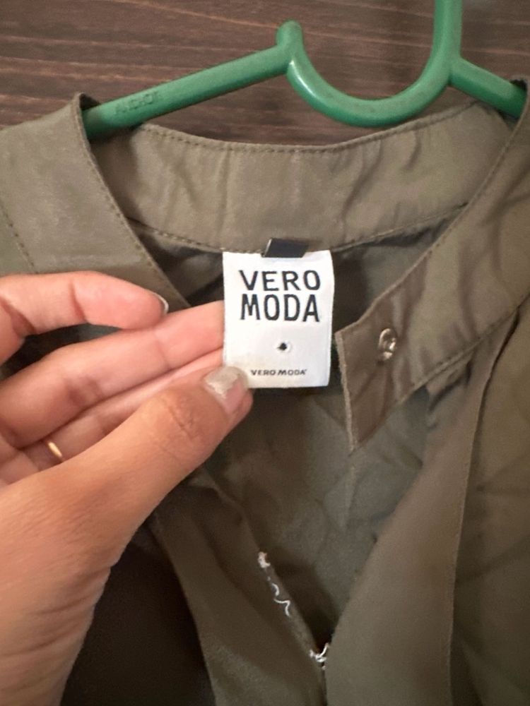New Branded Vero Moda Olive Green Top ✨💚