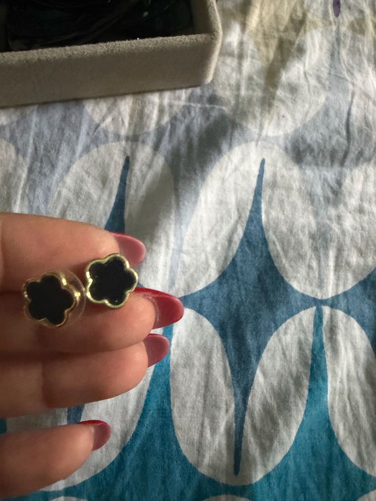 Cute Clover Stud Earrings