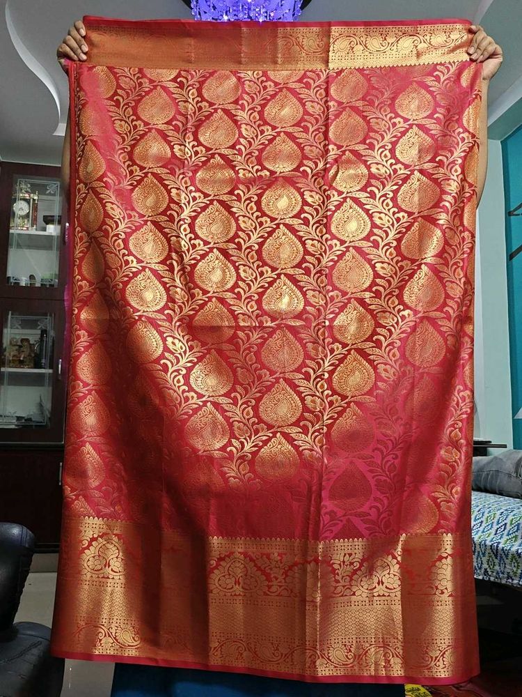 Vibrant Pinkish dual tone &amp; Gold Brocade Saree