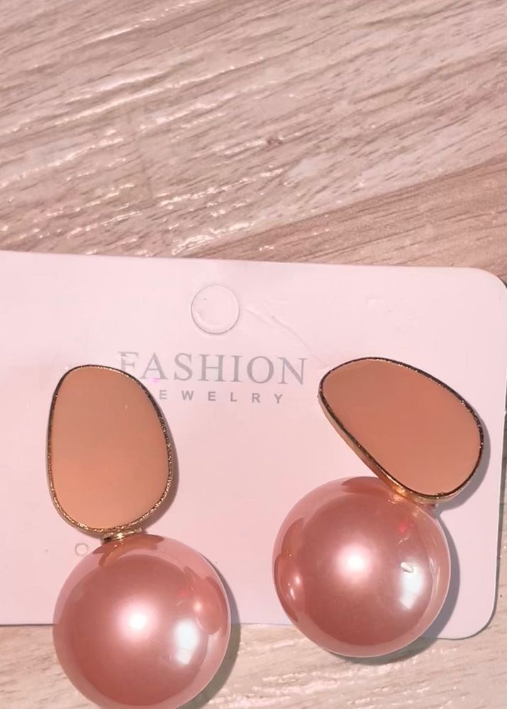 Chic Pearl Drop Earrings