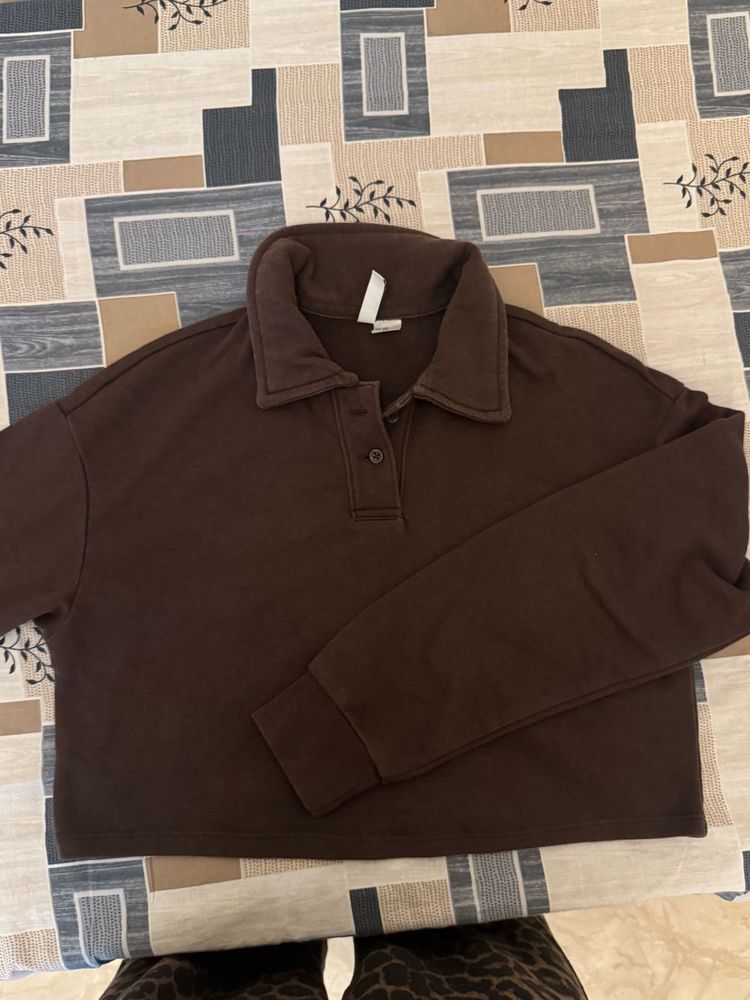 H&amp;M Brown Collared Cropped Sweatshirt