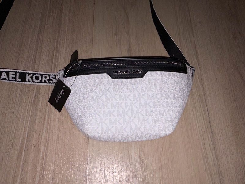 Micheal Kors Crossbody Bag