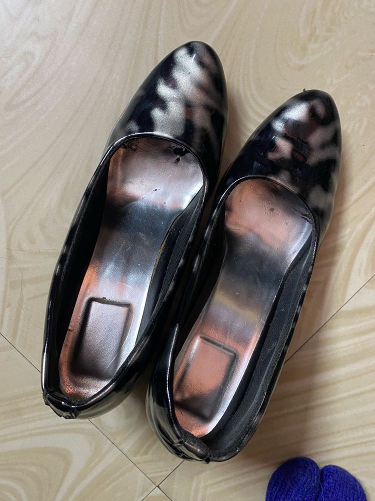Black &amp; Silver Pumps