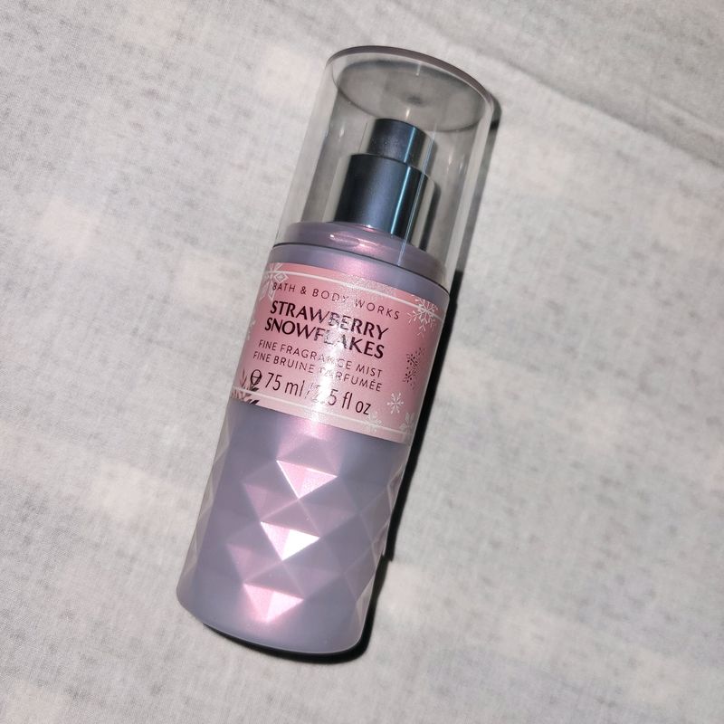 Bath &amp; Body Works Strawberry Snowflakes Mist