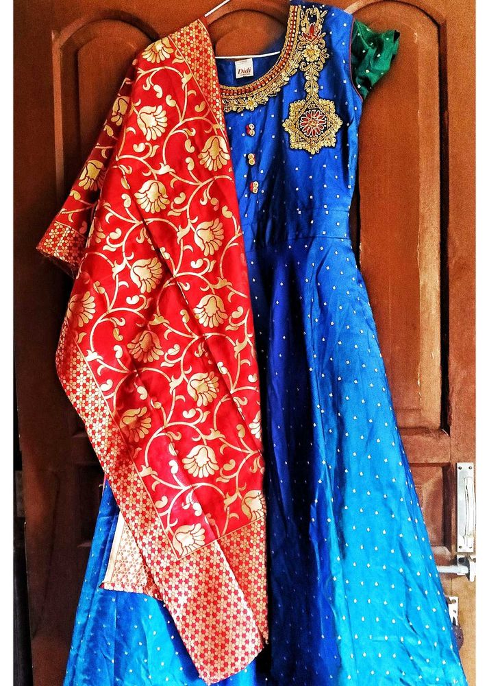 Blue ethenic gown with Red Dupatta