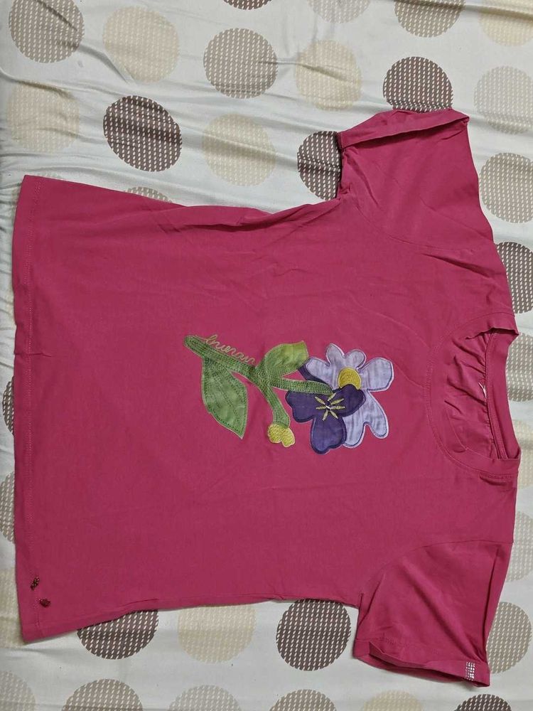Daily wear Pink T-Shirt with Floral Applique