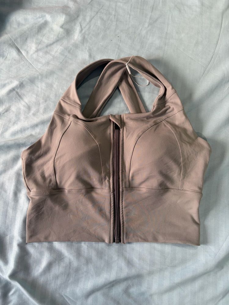 Sports bra with zipper.