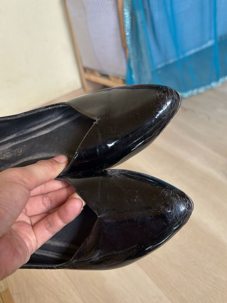 Shiny Black Ballerina Flats