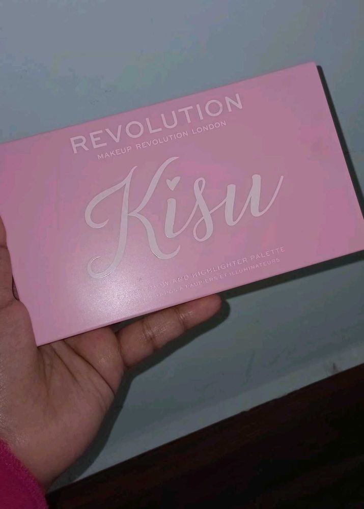 Revolution Kisu Palette
